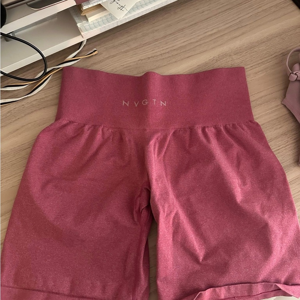 NVGTN Women's Rose Bike Shorts
